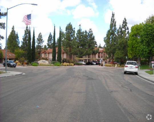 Building Photo - 12015 Alta Carmel Court Unit RB Condo