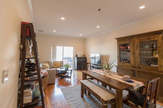 Building Photo - 212 Madison St Unit 3D