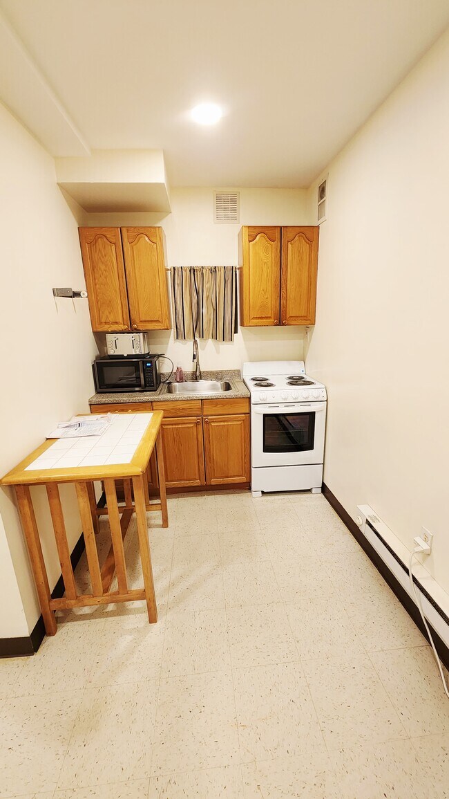 Photo - 240 Clinton Pl