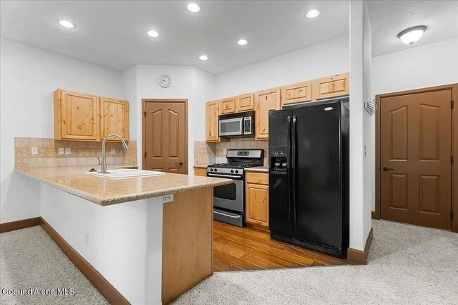 Photo - 3-Bedroom Townhome with Garage – Prime Coeur d’Alene Location