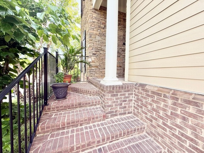 Photo - 465 Chapel Grove Ln
