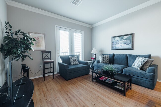 Building Photo - 2400 McCue Rd Unit 248