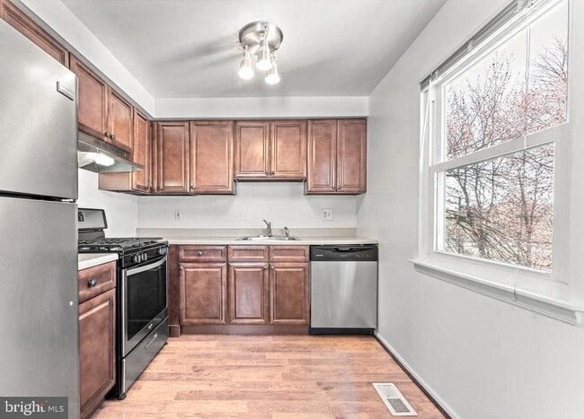 Building Photo - 13093 Blakeslee Dr Rental