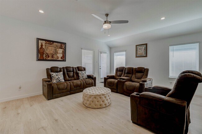 Building Photo - 3119 Langley Bnd Ln