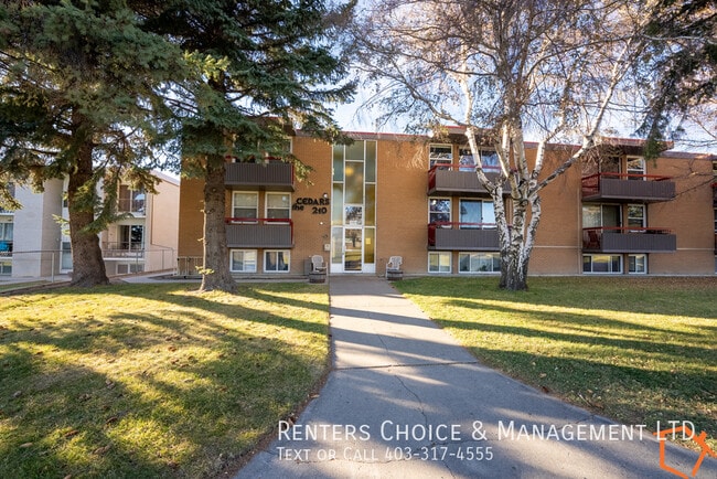 Building Photo - Renovated Apartment, Utilities Included