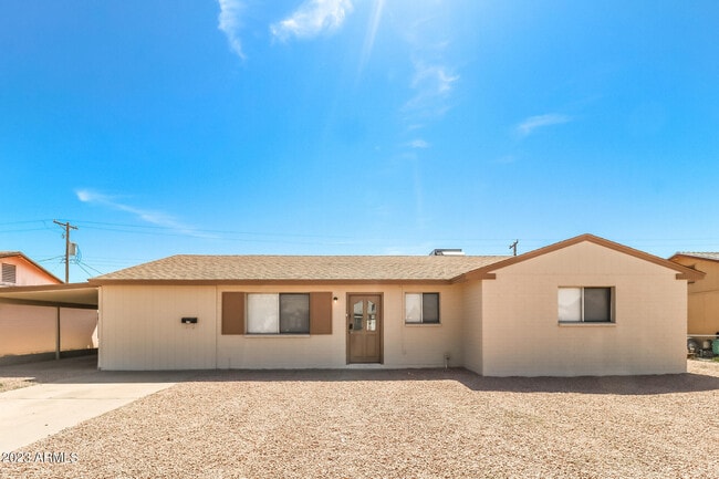 Building Photo - 8135 W Clarendon Ave Rental