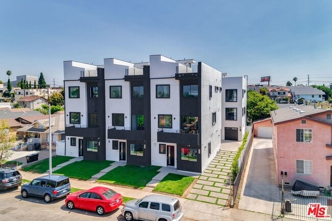 Photo - 4826 Pickford St