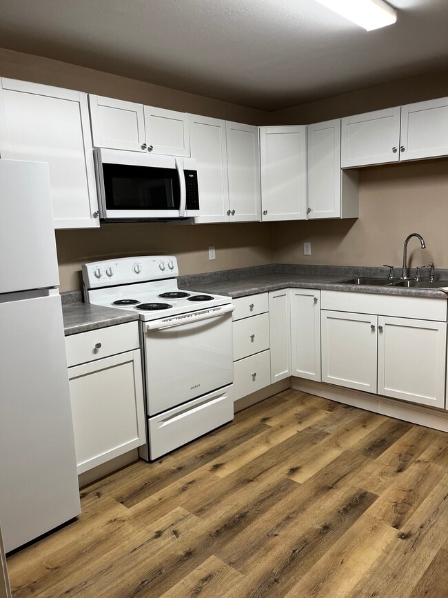 Photo - 212 N Main St Unit Apt B