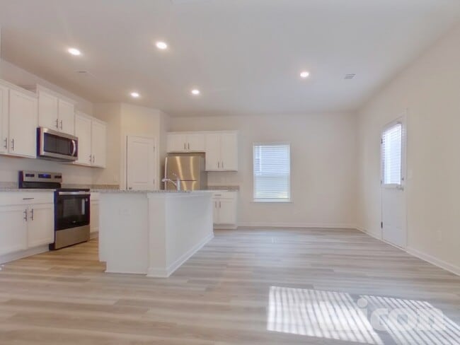 Photo - 449 Prescott Wy