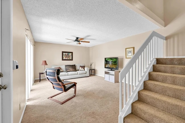 Photo - 1458 N Lawnwood Cir