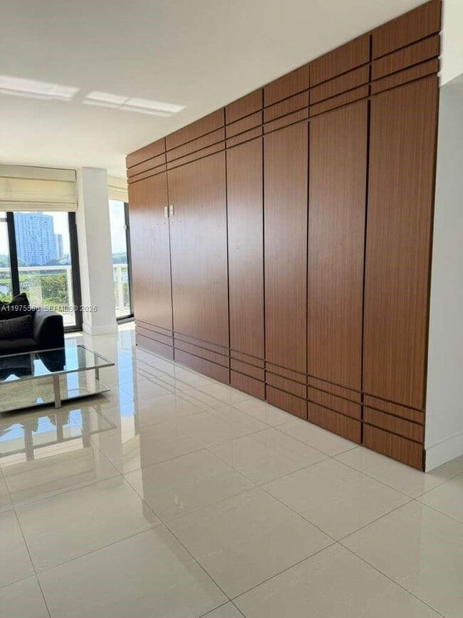 Photo - 20281 E Country Club Dr Unit 611