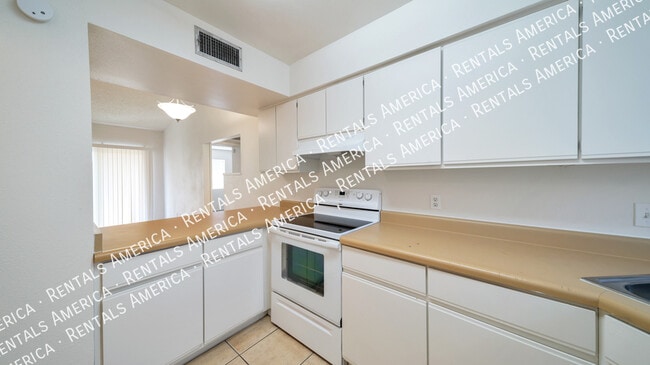 Photo - 1360 N Riverview Blvd