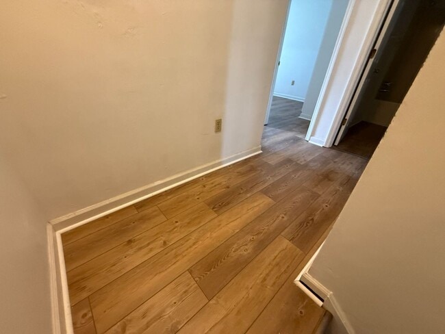 Photo - 858 Patrick Henry Dr