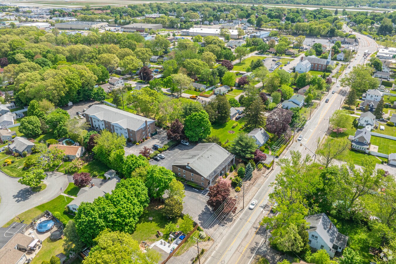 875 Main Ave Warwick, RI 02886-1956 - Midland Manor Apartments