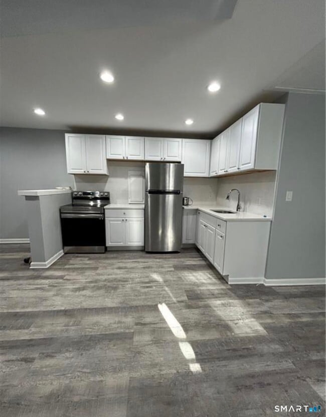 Building Photo - 1357 Fairfield Ave