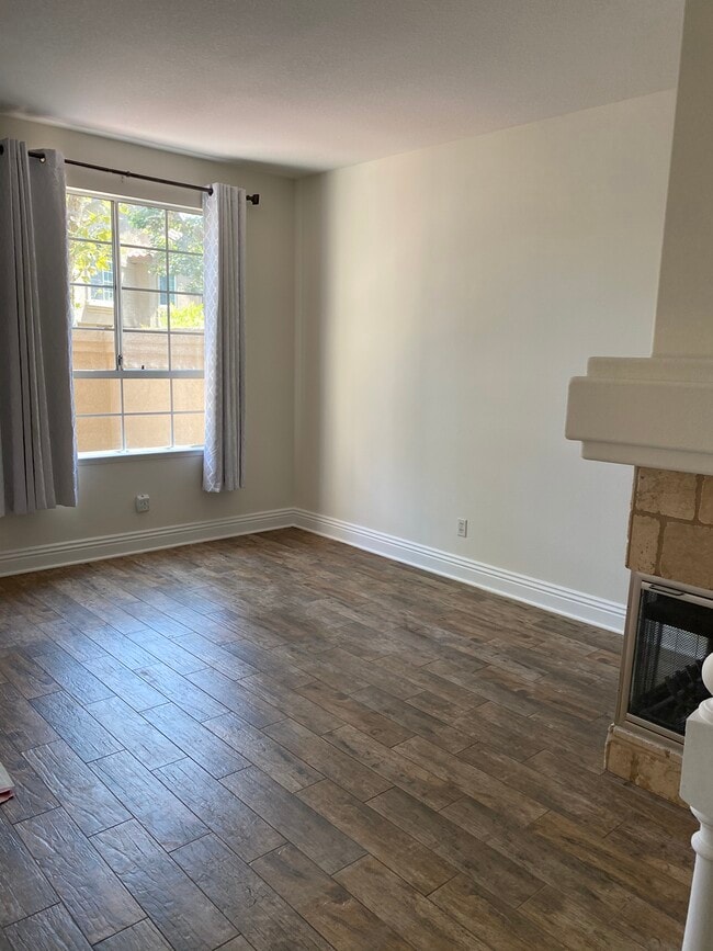 Photo - 14 Hillgate Pl