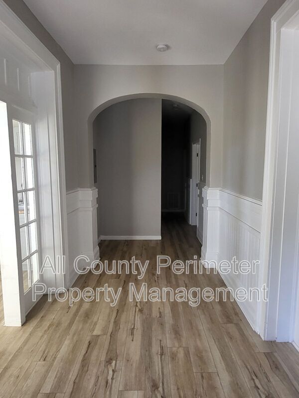 Photo - 1249 Duncan Ave