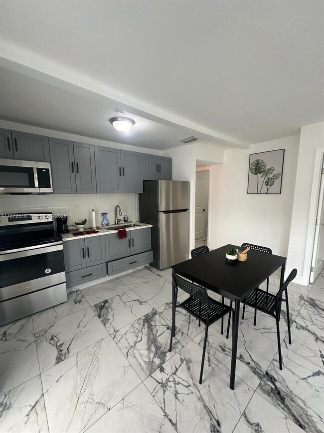 Photo - 104 NW 9th St