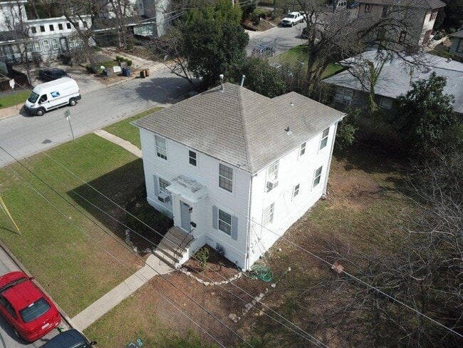 Photo - 401 E 33rd St