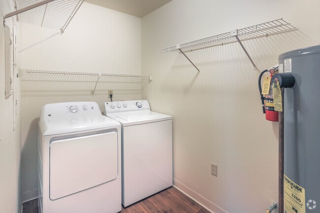 Oakbrook private laundry