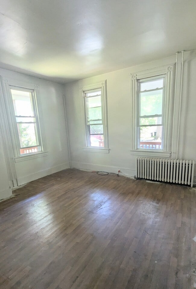 105 Broad St Unit 1