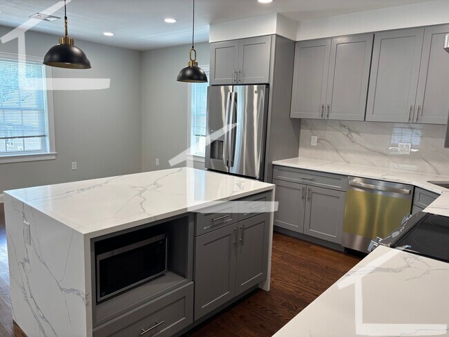 Building Photo - 187 Calumet St Rental