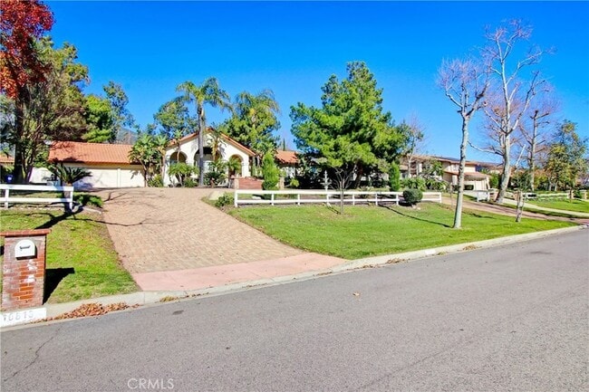 Photo - 10818 Hillside Rd