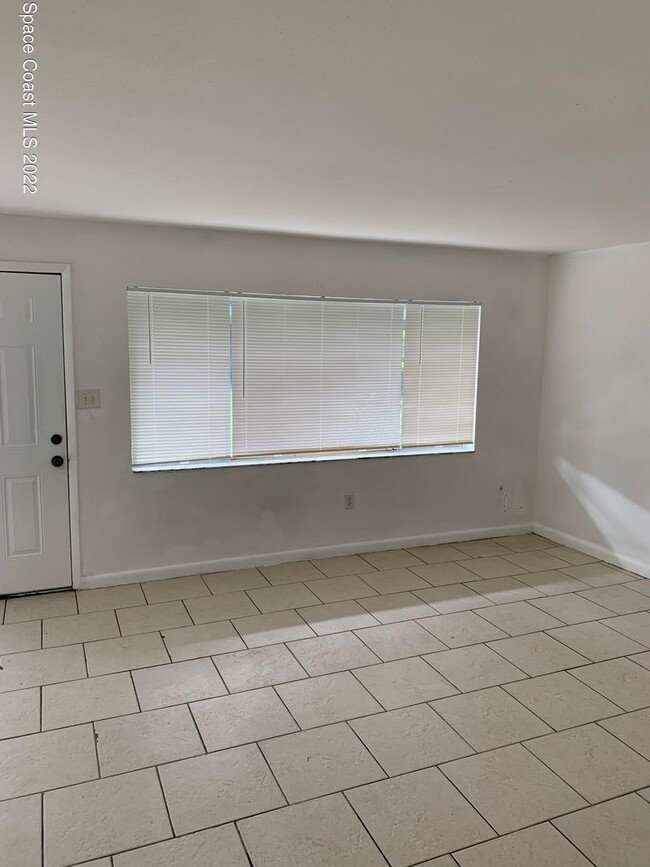 180 Minna Ln
