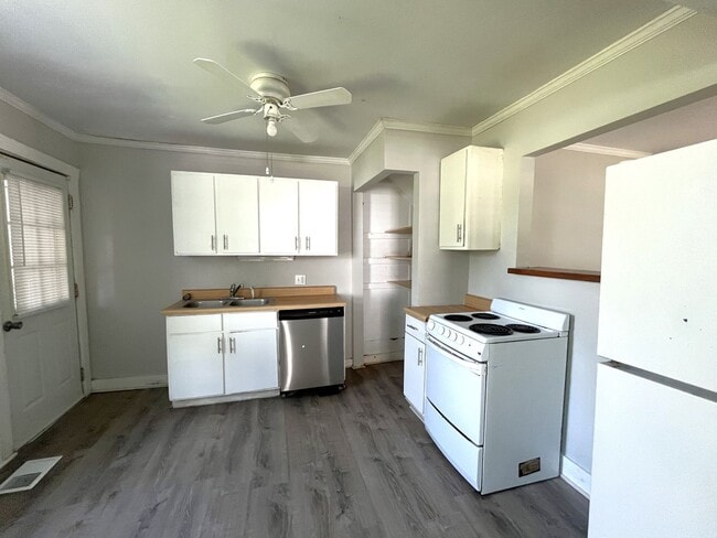 Photo - Excellent Location Near Old Hickory Lake