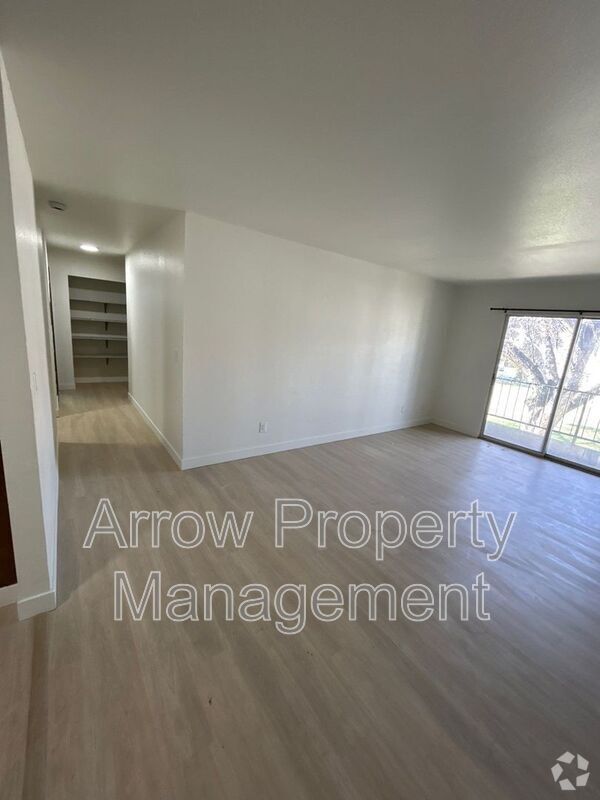 Building Photo - 215 E Arbor Ave Rental