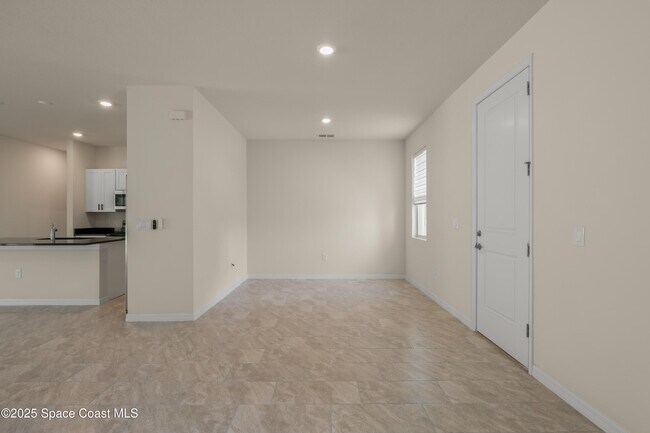 Photo - 1426 Seeley Cir NW