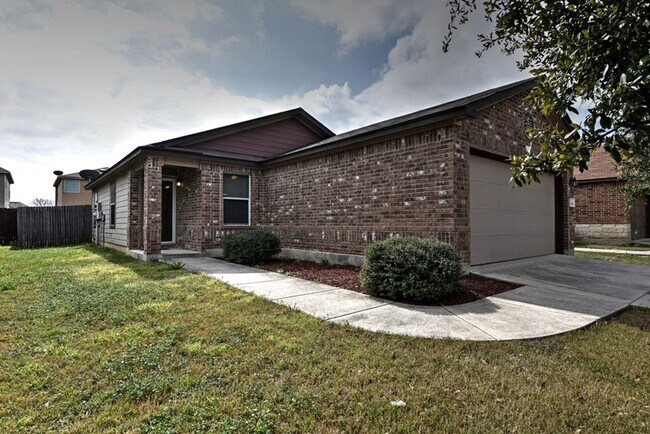 Photo - BEAUTIFUL SINGLE STORY HOME  |  CLOSE TO H...