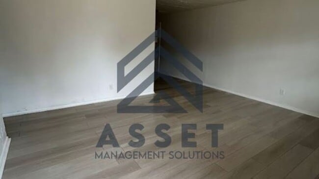 Photo - 5 Bedroom Rent to Own Home Available!