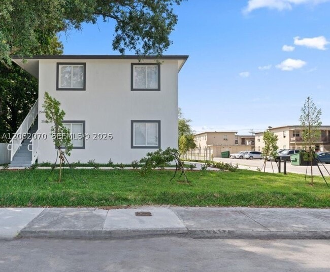 Building Photo - 2540 NW 51st St Unit A