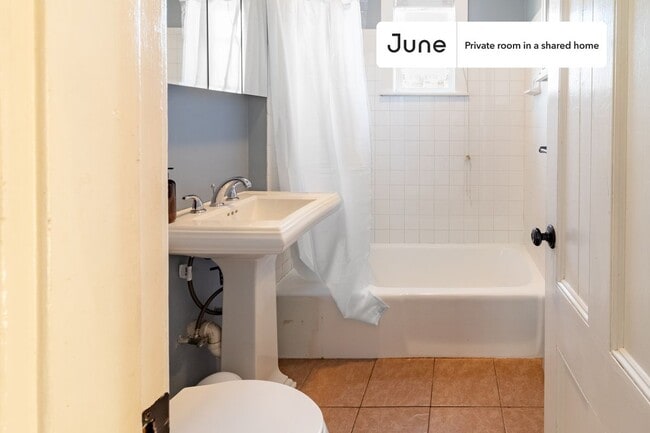 Photo - Room in Shared 4 bed/1 bath home Unidad B