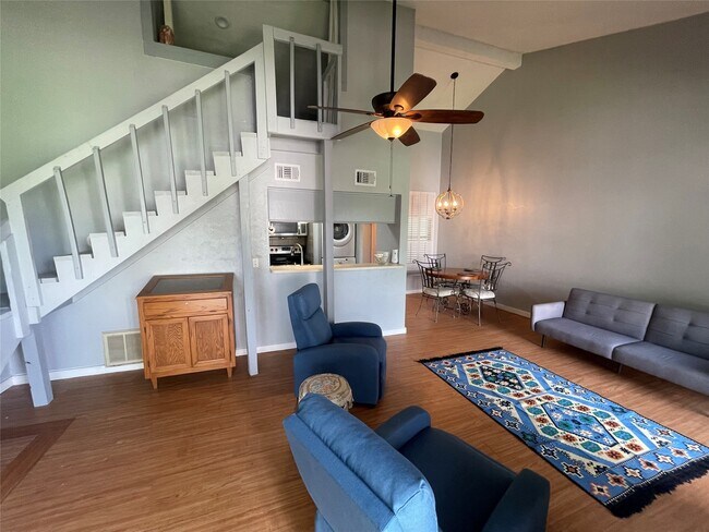 Photo - 204 Lakeview Terrace