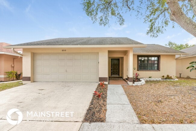 Building Photo - 8010 Hathaway Dr