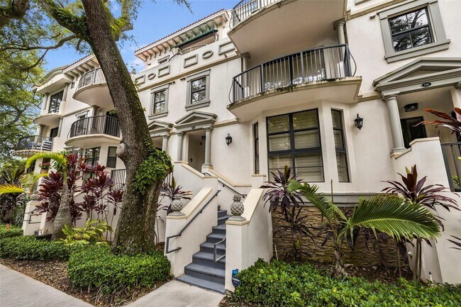 1650 Galiano St Unit TH5