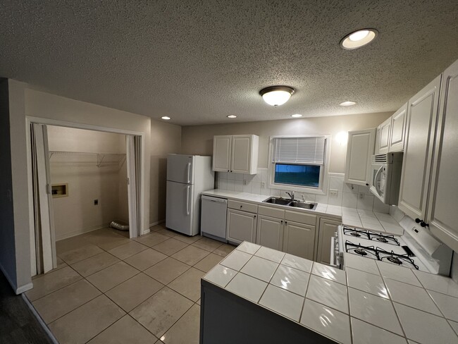 Photo - 515 Valley View Dr