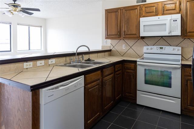 Photo - 824 Middle Cove Dr