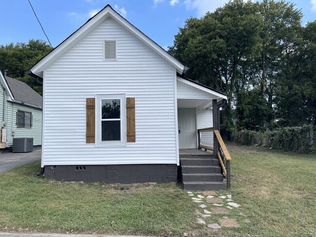 Photo - 1621 Dora St
