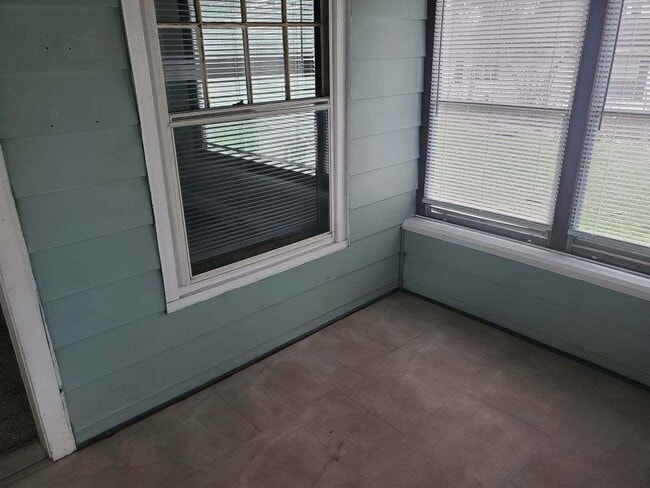 Photo - 1156 E Fox St