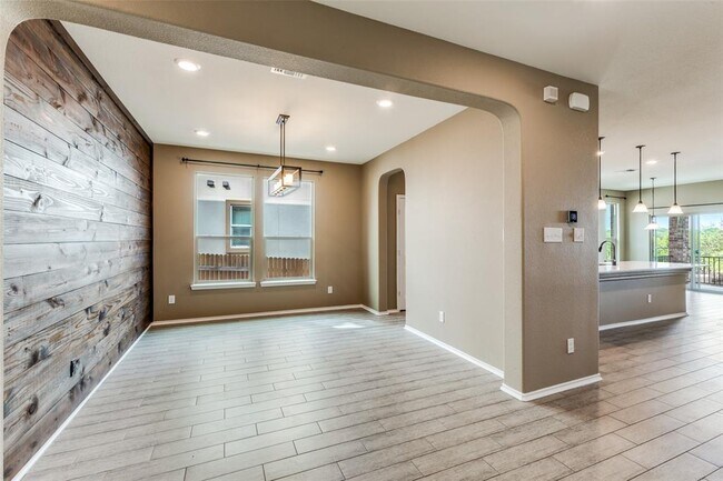 Photo - 1205 Half Hitch Trl