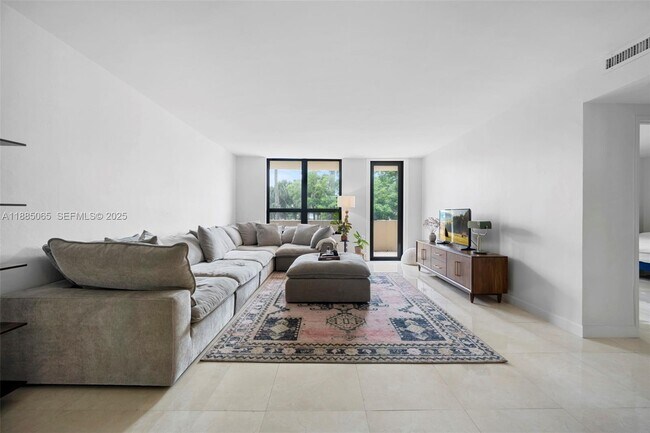 Building Photo - 10185 Collins Ave Unit 306