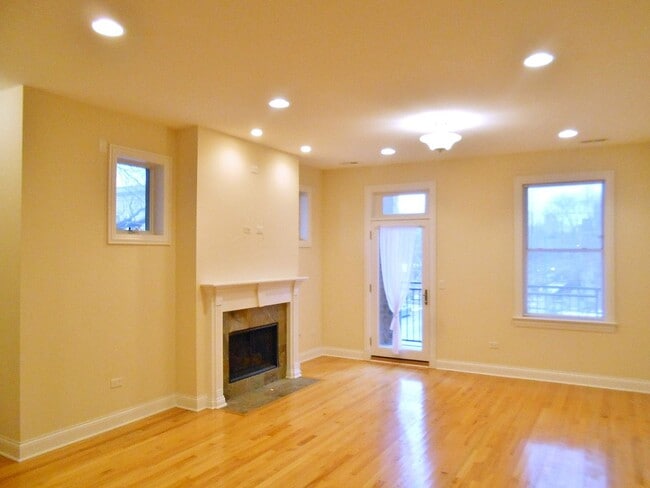 Photo - 1401 W Altgeld St Unit 2