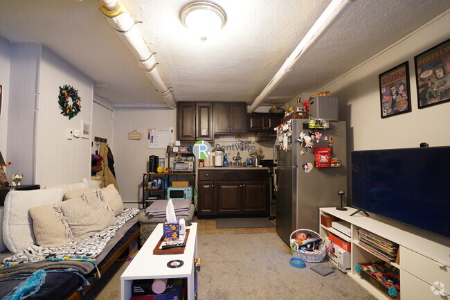 Building Photo - 1683 Commonwealth Ave Unit B2 Rental