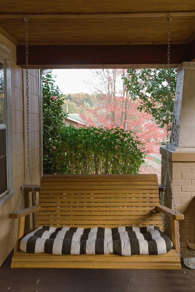 Photo - 1707 W 43rd St