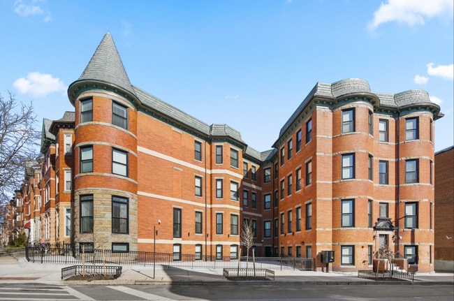 Photo - 2201 Brookfield Ave Unit 203