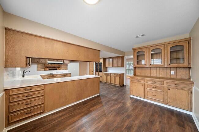 Photo - 1104 Hillcrest Dr
