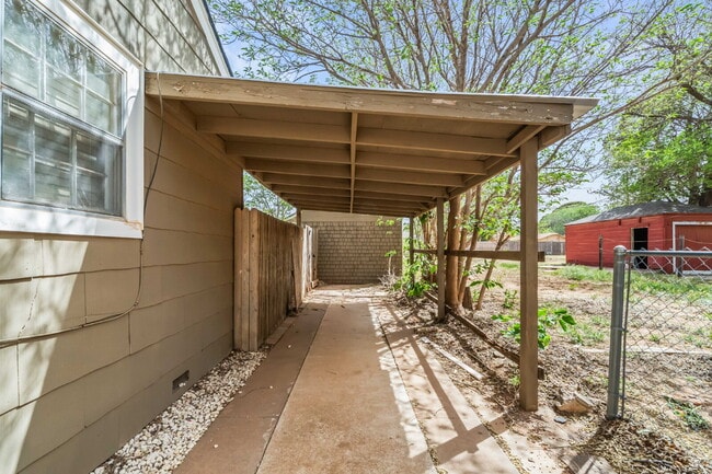 Photo - Charming Efficiency, Minutes from Texas Tech Unit Rear